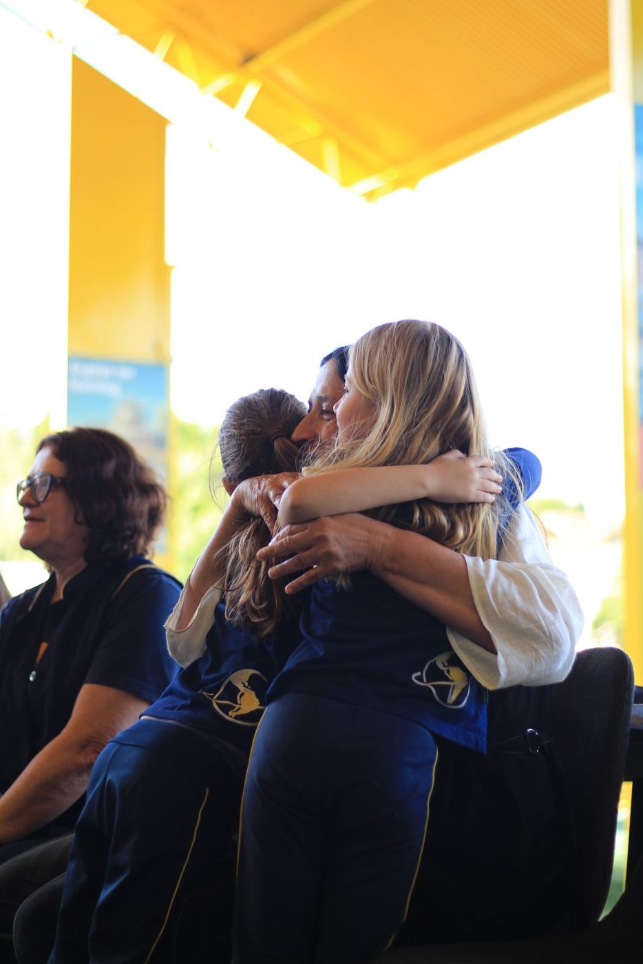 Homenagem dos alunos do 1º e 2º ano às professoras no Dia dos Professores no Colégio Global